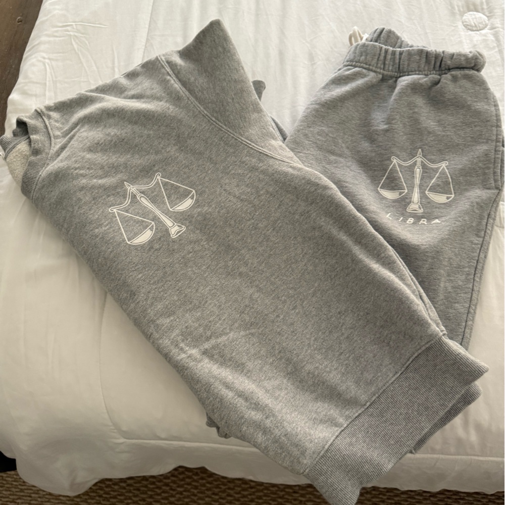 Good American Zodiac Boyfriend Libra Crewneck Sweatshirt & Sweatpants